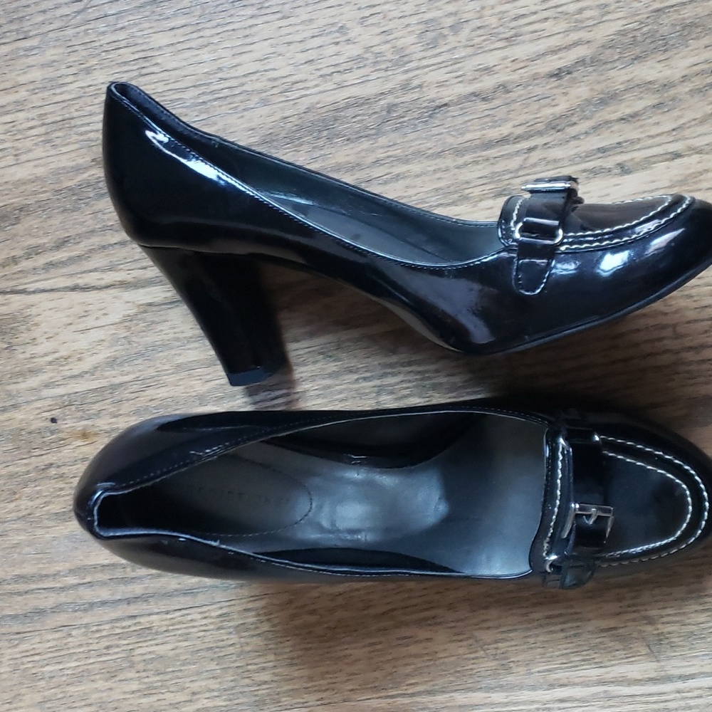 Predictions black patent size 10 heels